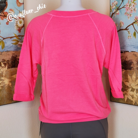 [NEW] Pink Lotus Lightweight Sweatshirt - Picture 5 of 10